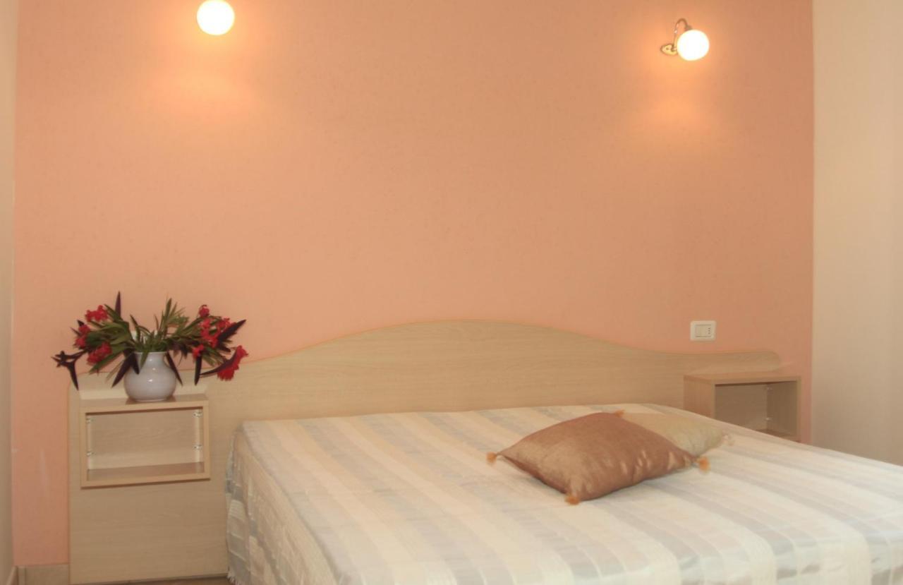 Village Valle D'Oro Aparthotel 圣梅纳伊欧 外观 照片